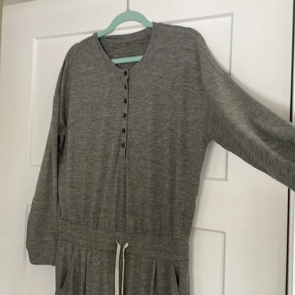 Vuori Lux Henley Jumpsuit Long Sleeve Heathered Grey Medium - Picture 9 of 11